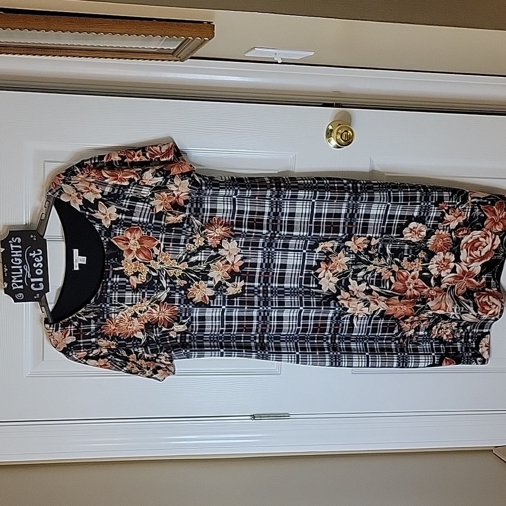 Cato Dress XL Plaid Floral Short Sleeve Shift Black White Gold Peach Brown